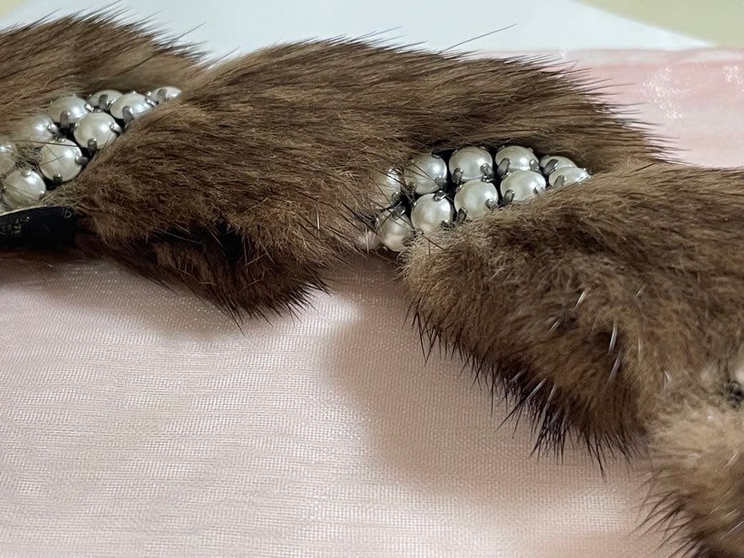 アレクサンドルドゥパリ 新品未使用ミンク×スワロフスキーパール カチューシャ7万