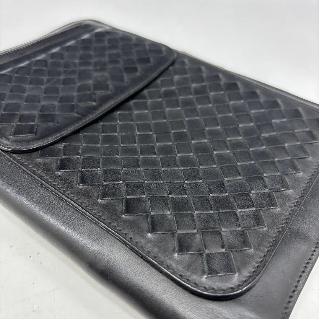 状態良【ボッテガヴェネタ本物】ジゴロバッグ/レザー/イントレチャート/ブラック