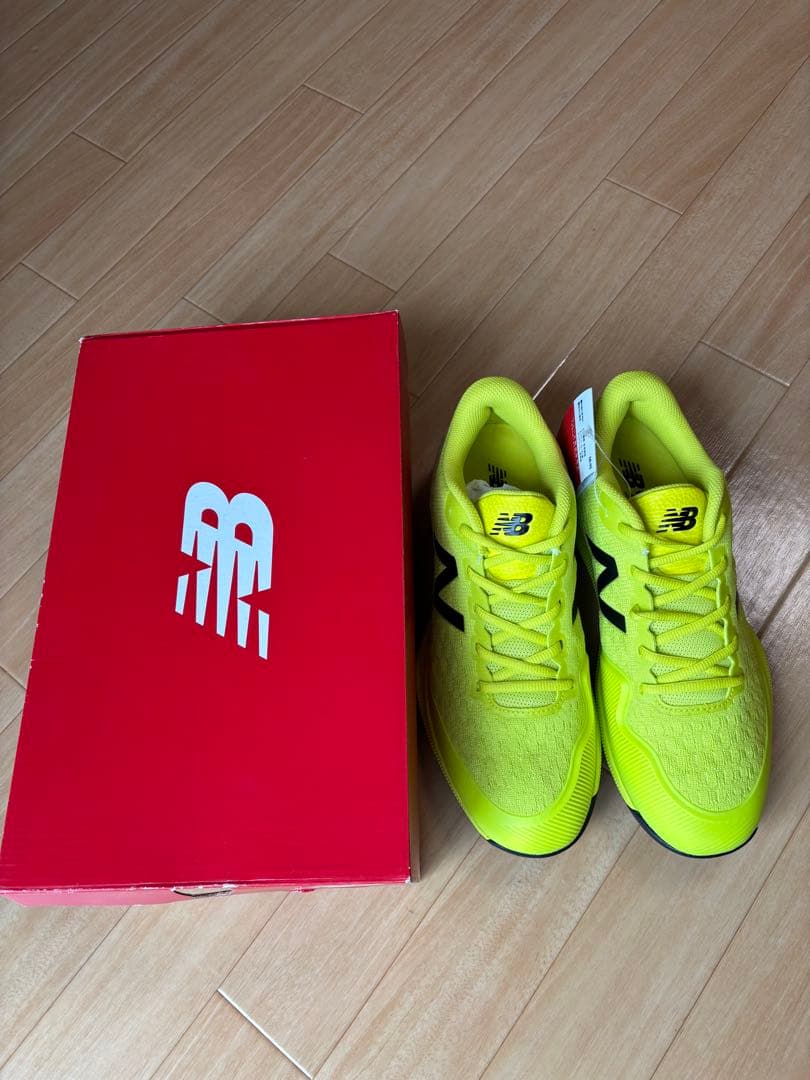 New Balance 新品未使用　テニスシューズ イエロー