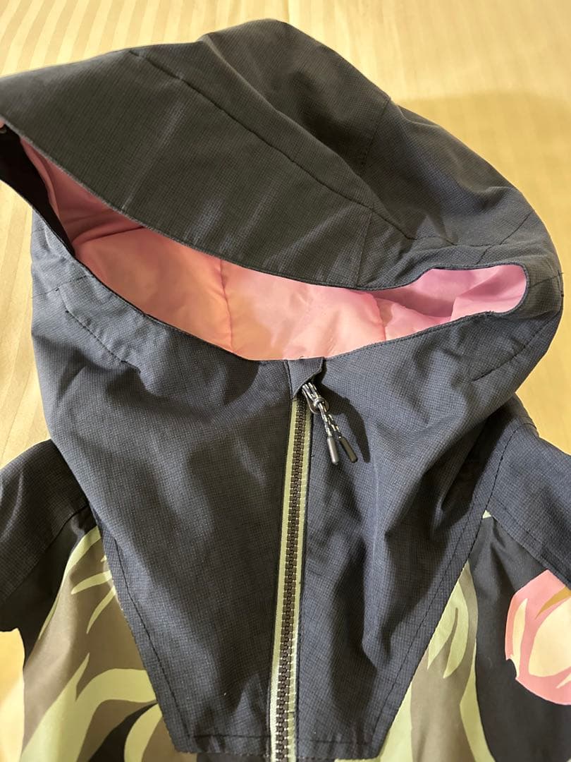 【美品】BURTON バートン 花柄 スノボウェア ジャケット