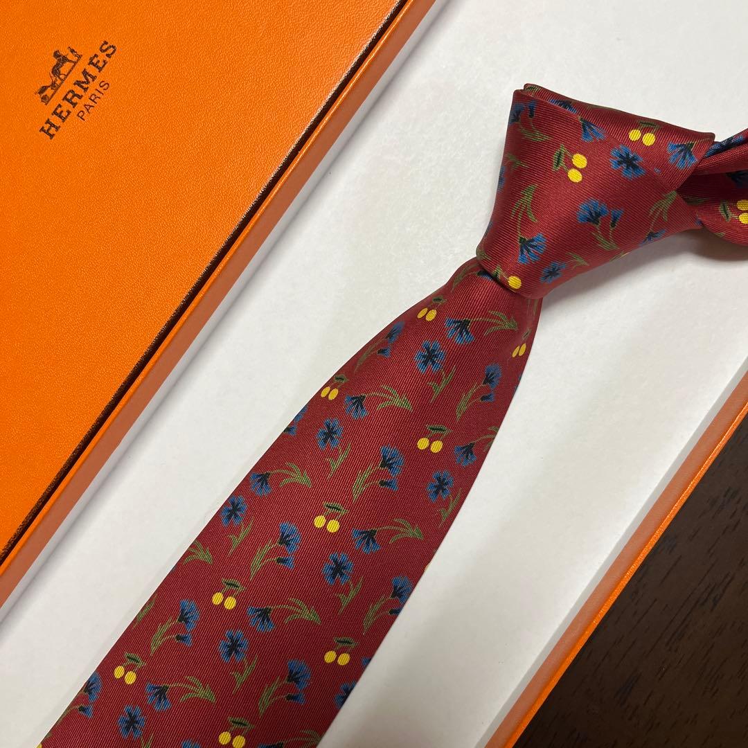 極美品　エルメス　ネクタイ　赤　花柄フラワー　結婚式