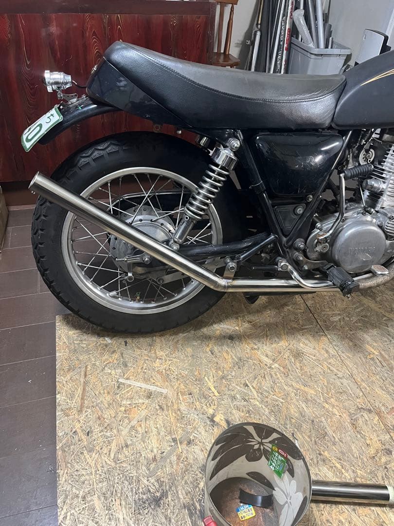 sr400 sr500 スレンレス400番磨き　かち上げマフラー　チョッパー