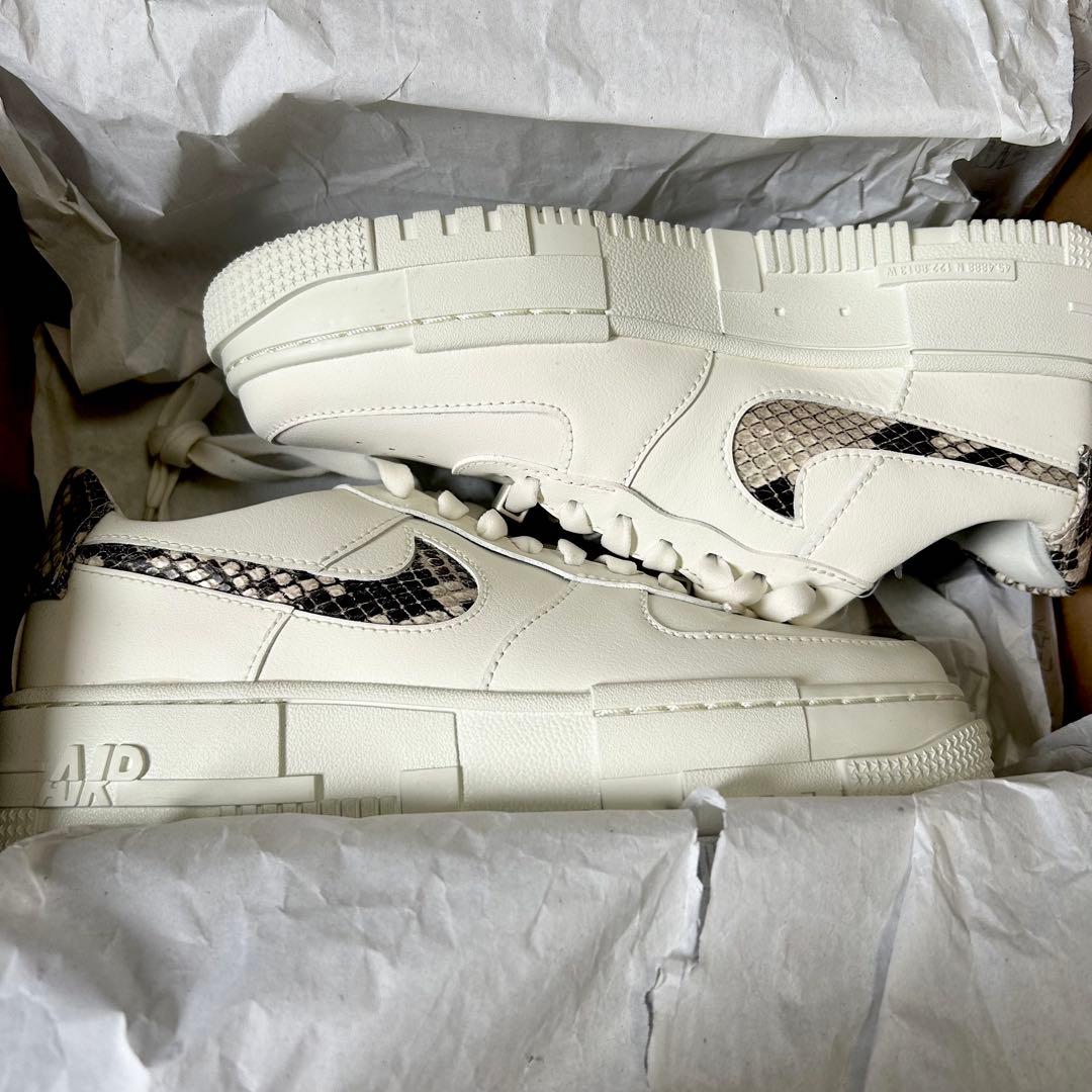 ナイキ エアフォース1 PIXEL SE スネーク 23.5㎝