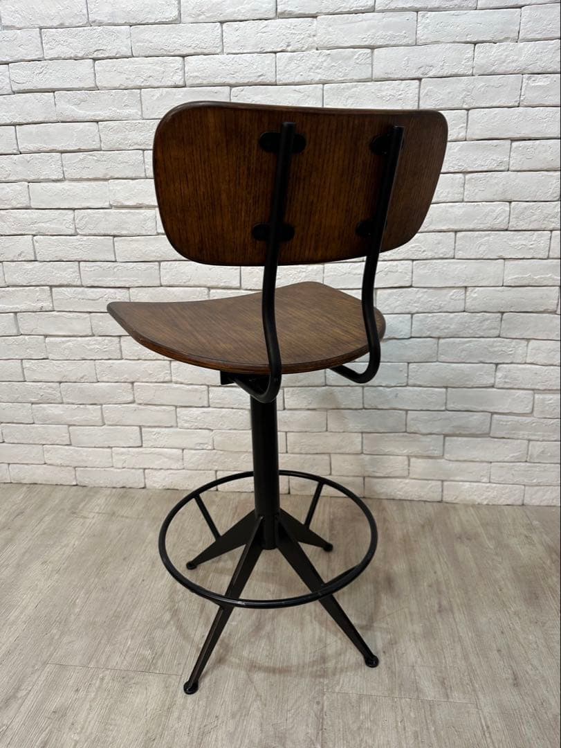 【ましゅう】静岡までの送料込み　関家具　カウンターチェア　ハイスツール