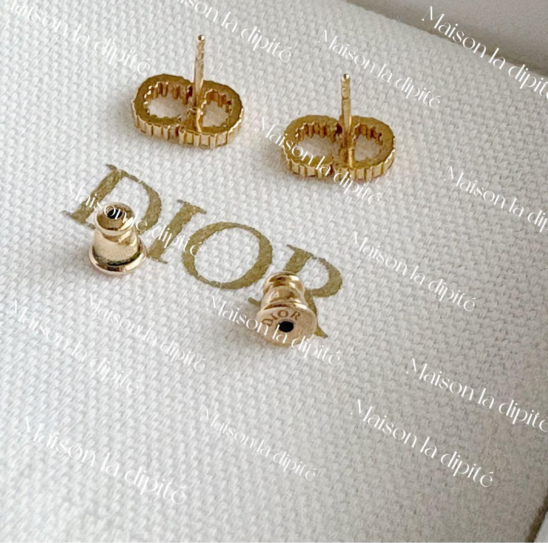 Dior CDロゴが目を惹く、タイムレスで上品な大人気ピアス