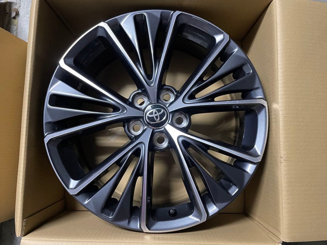 トヨタ 60系 プリウス Zグレード 純正 ホイール　新車　4本　ナット付き