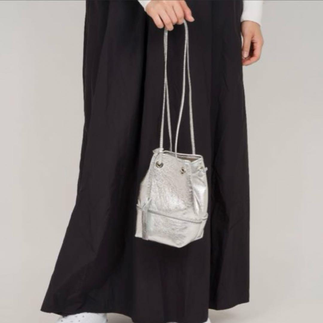 【美品】MARCO MASI 巾着　スタッズ ショルダーバッグ　シルバー