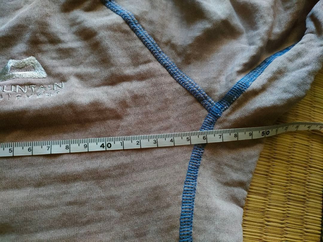 新品 タグ付　mountain equipment　ロンT　Ｓ　サムホールつき