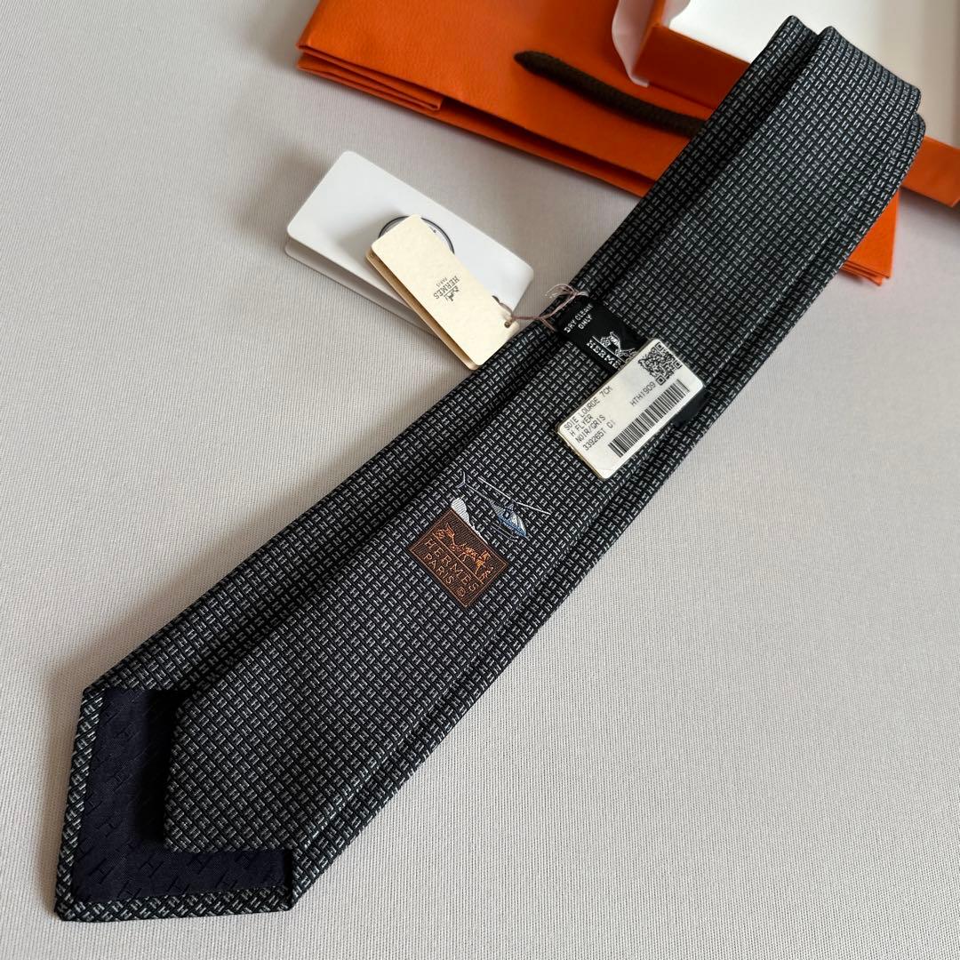 エルメス ネクタイ《Hフライヤー》新品 未使用
