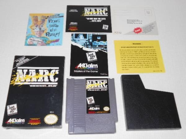 FC★NARC NES 海外版(国内本体動作不可)★箱付・説明書付・ソフト付