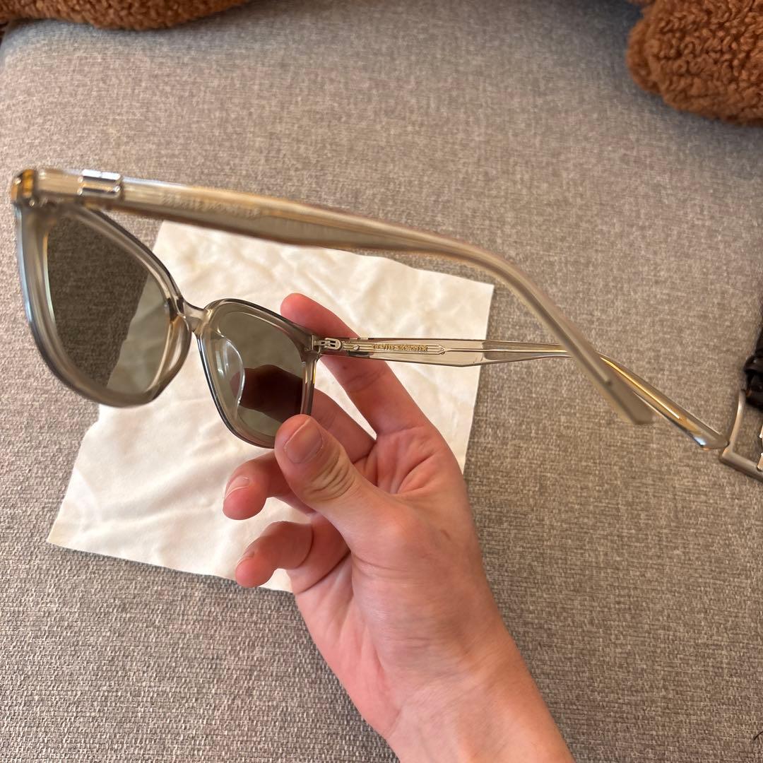 Gentle Monster グレー キャットアイサングラス