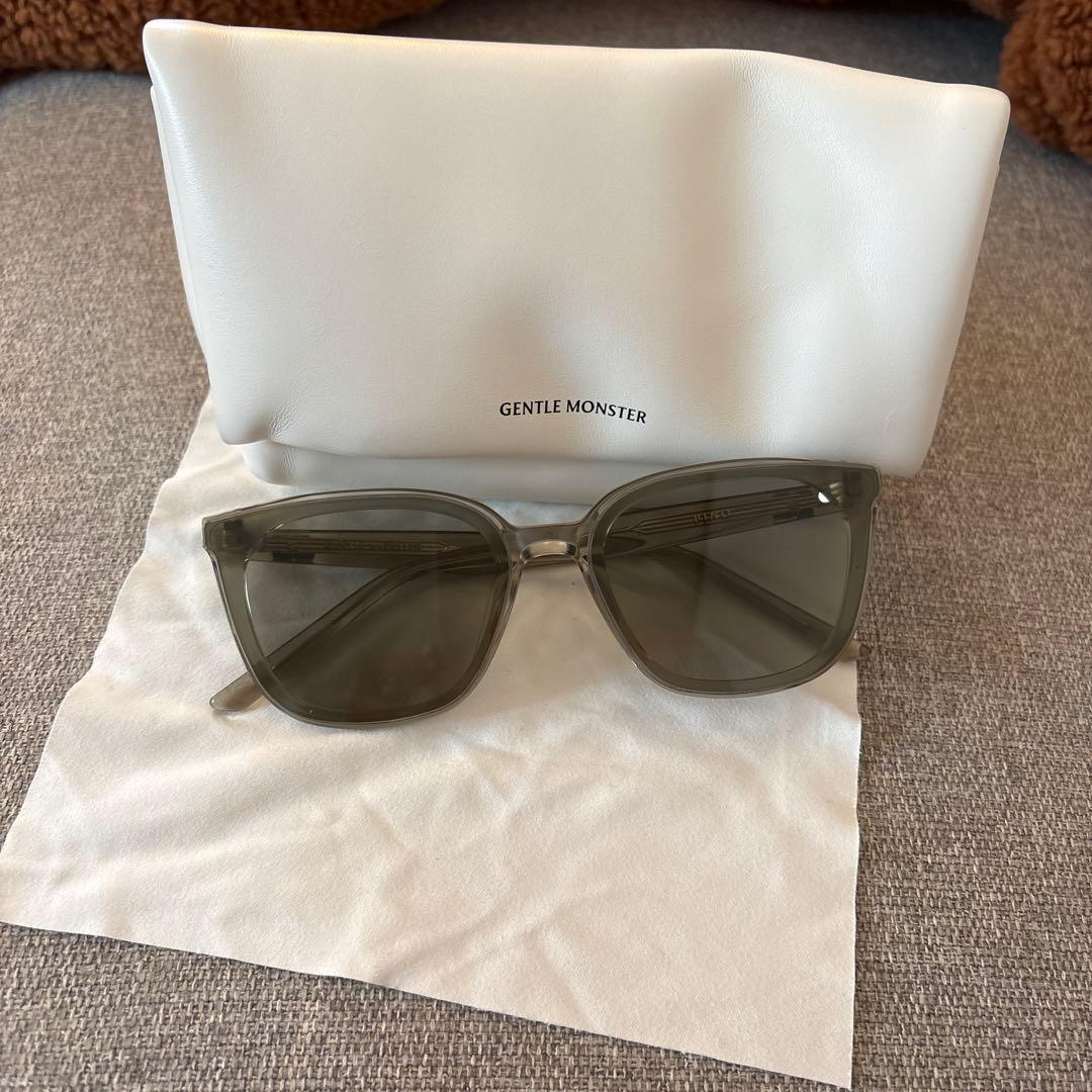 Gentle Monster グレー キャットアイサングラス