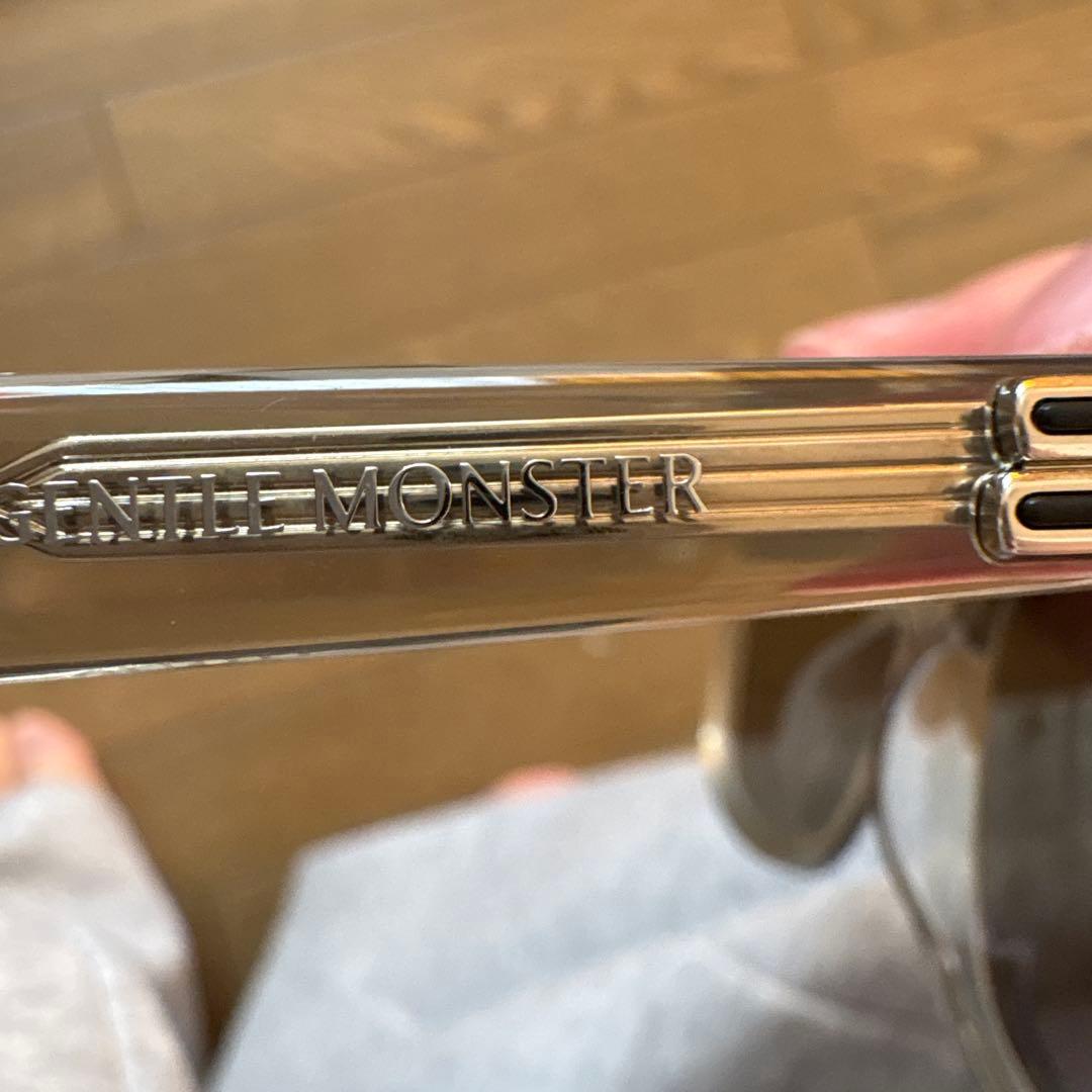 Gentle Monster グレー キャットアイサングラス