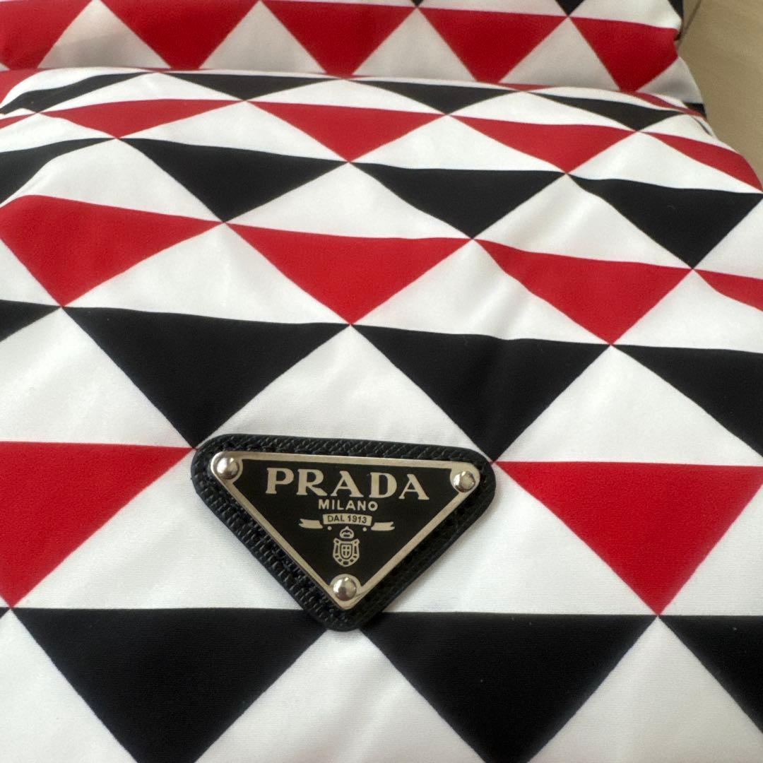 PRADA ダイヤモンドパターンマフラー