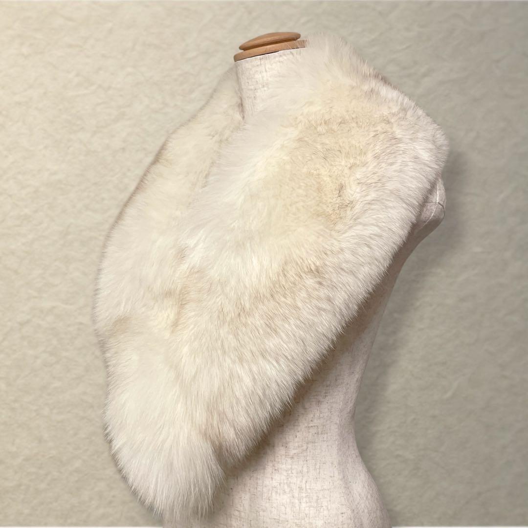 SAGA FOX　フォックスファー ティペット　ホワイト系　ストール　ふわふわ