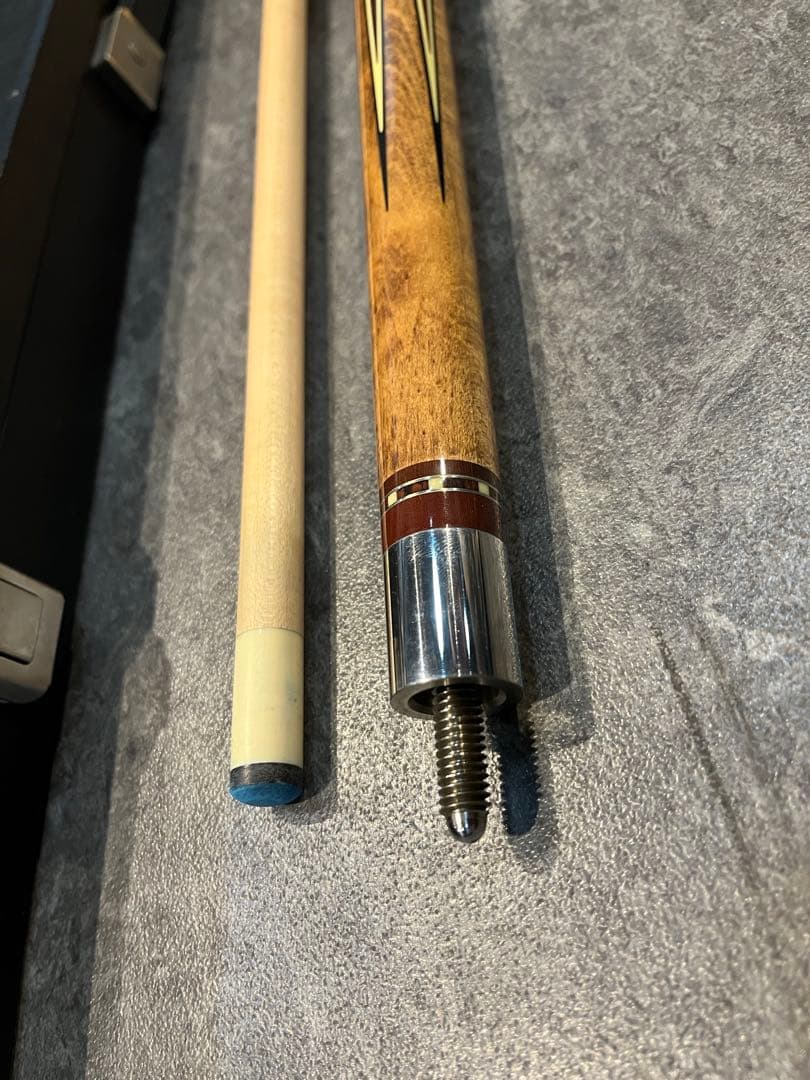 アダム　ビリヤードキュー　ケース付き