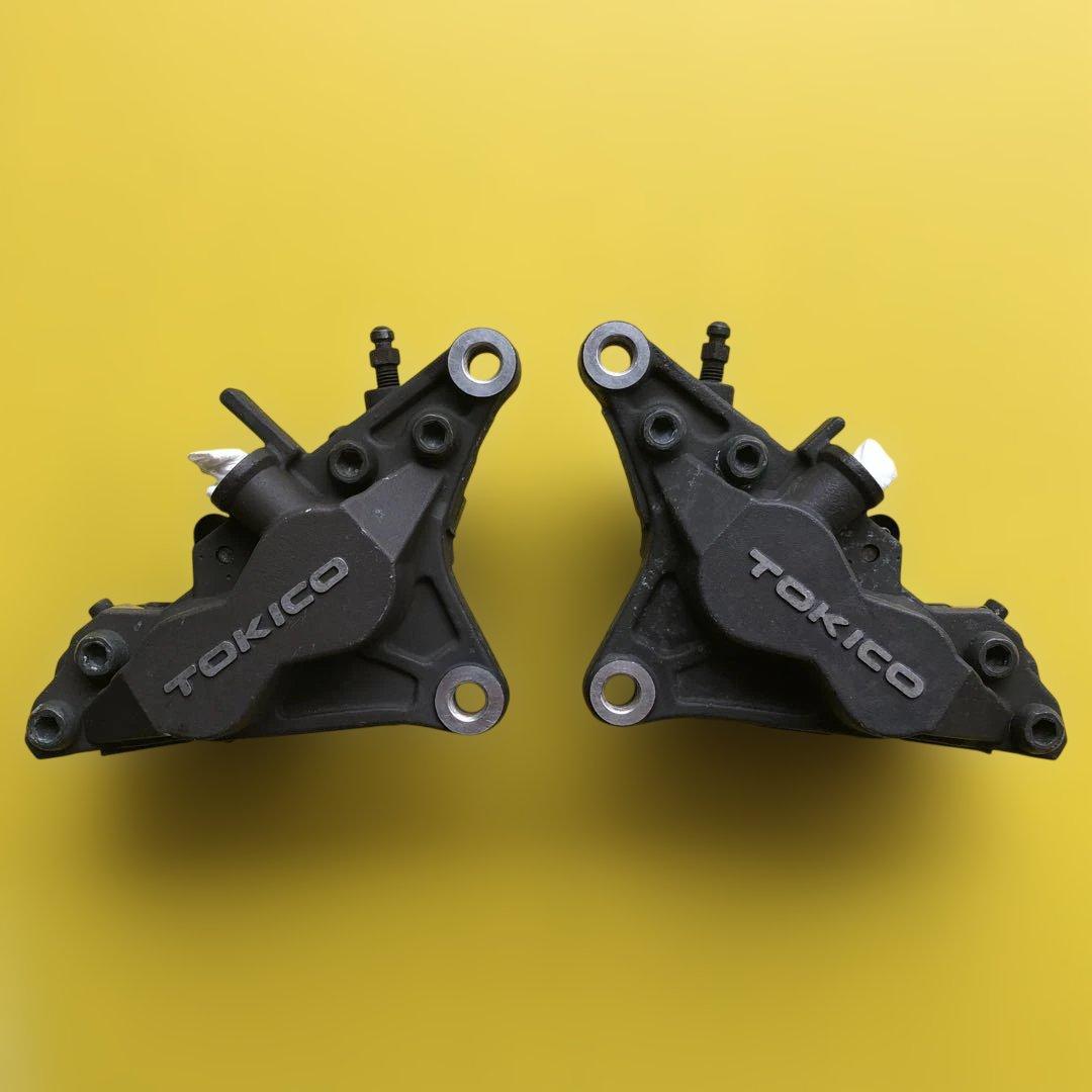 TOKICO ブレーキキャリパー
