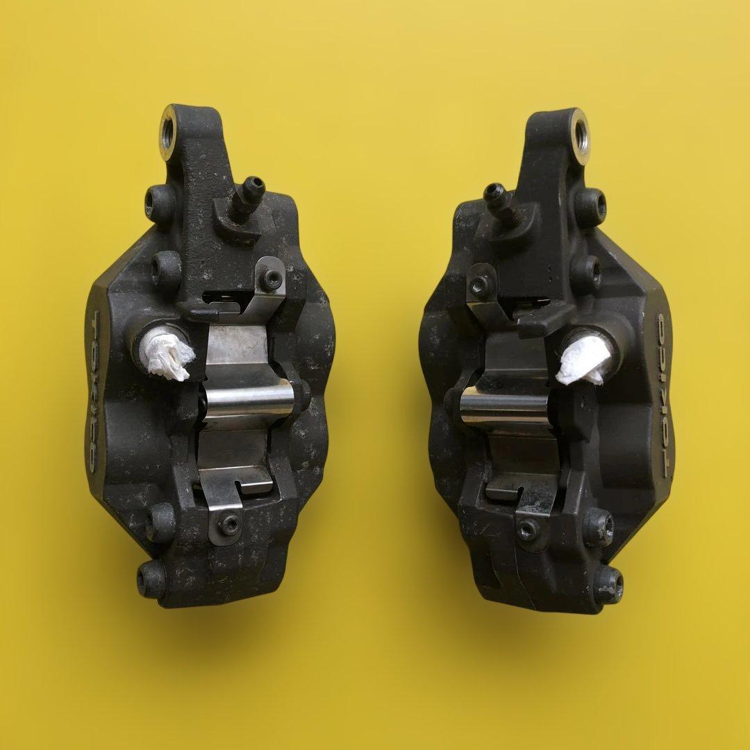 TOKICO ブレーキキャリパー