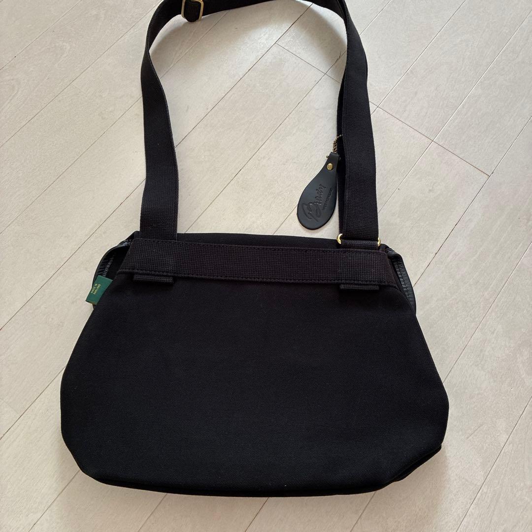 Brady ブレディ ショルダーバッグ ブラック キャンバス 英国製