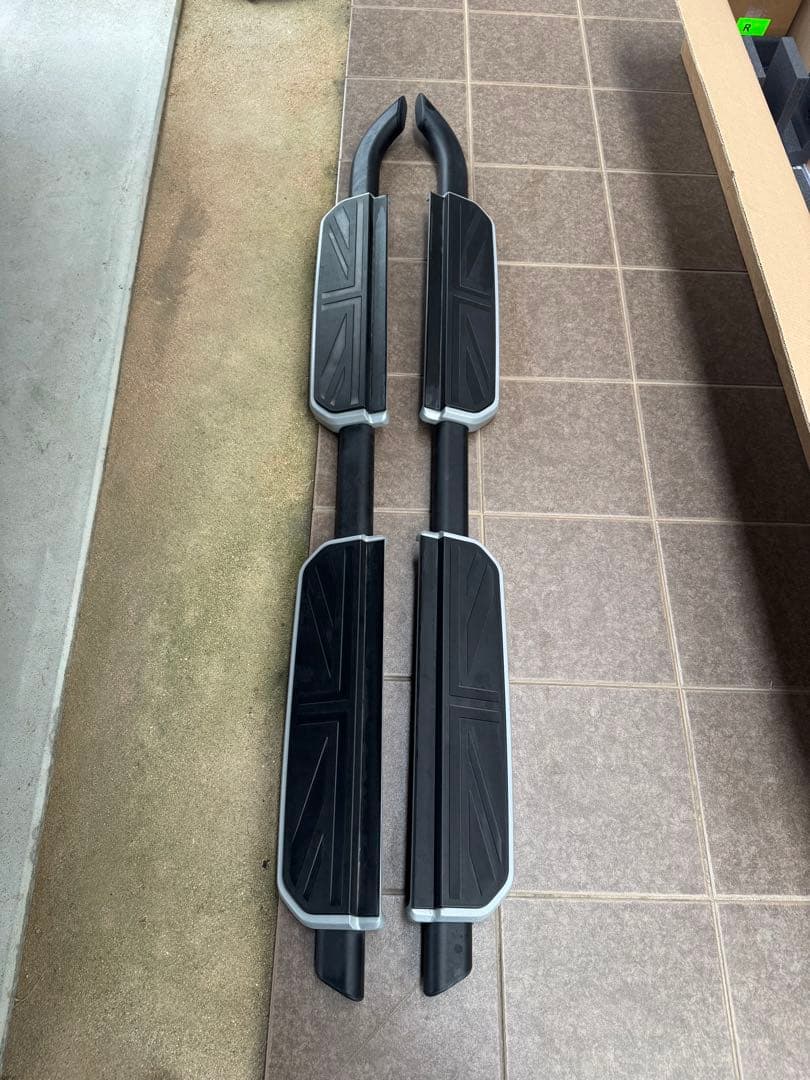 ディフェンダー110 サイドステップ ブラック/シルバー SUV用