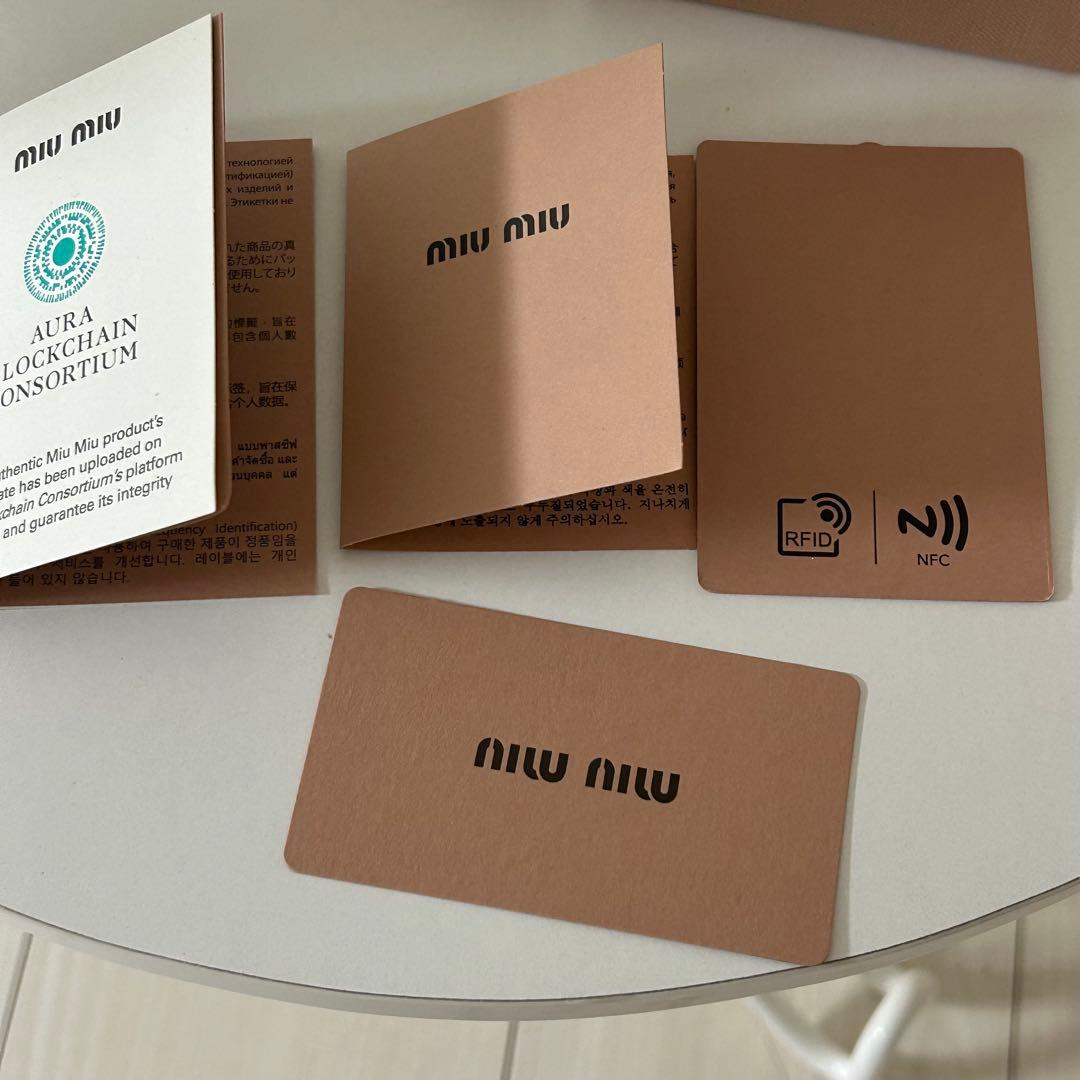 MIUMIU ヘアクリップ ヘアピン ピンクベージュ