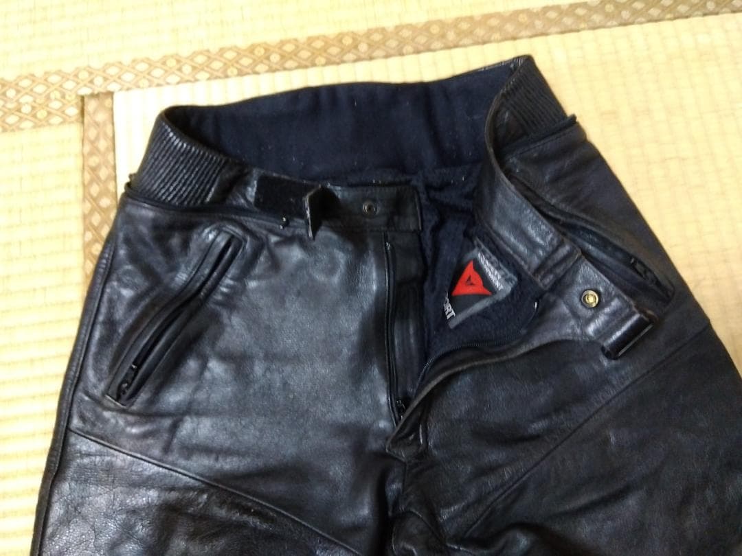 DAINESE ダイネーゼレザー レザーパンツ 黒 膝パッド付き サイズ48