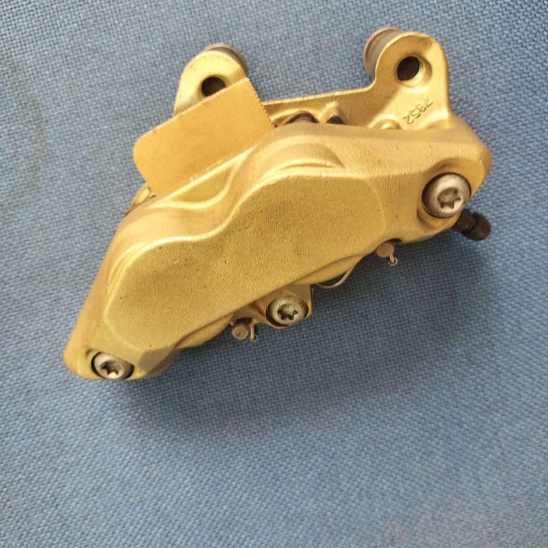 brembo ゴールド ブレーキキャリパー右