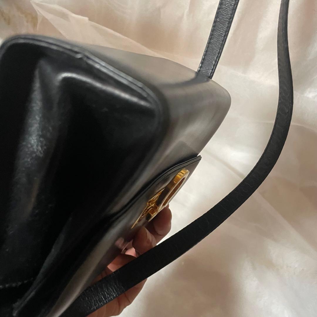 フェラガモ　ガンチーニ　ミニショルダーバッグ