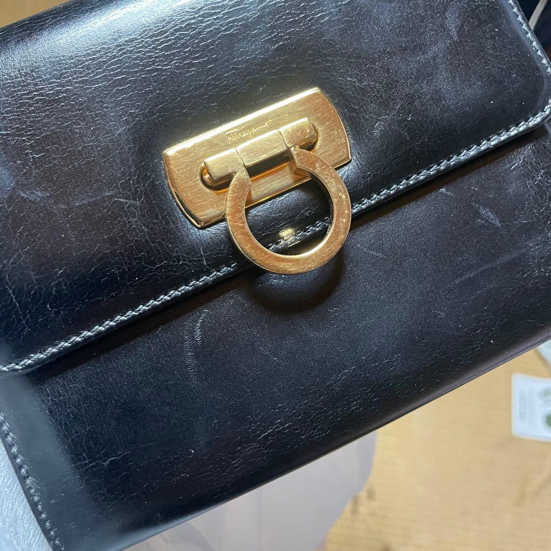 フェラガモ　ガンチーニ　ミニショルダーバッグ