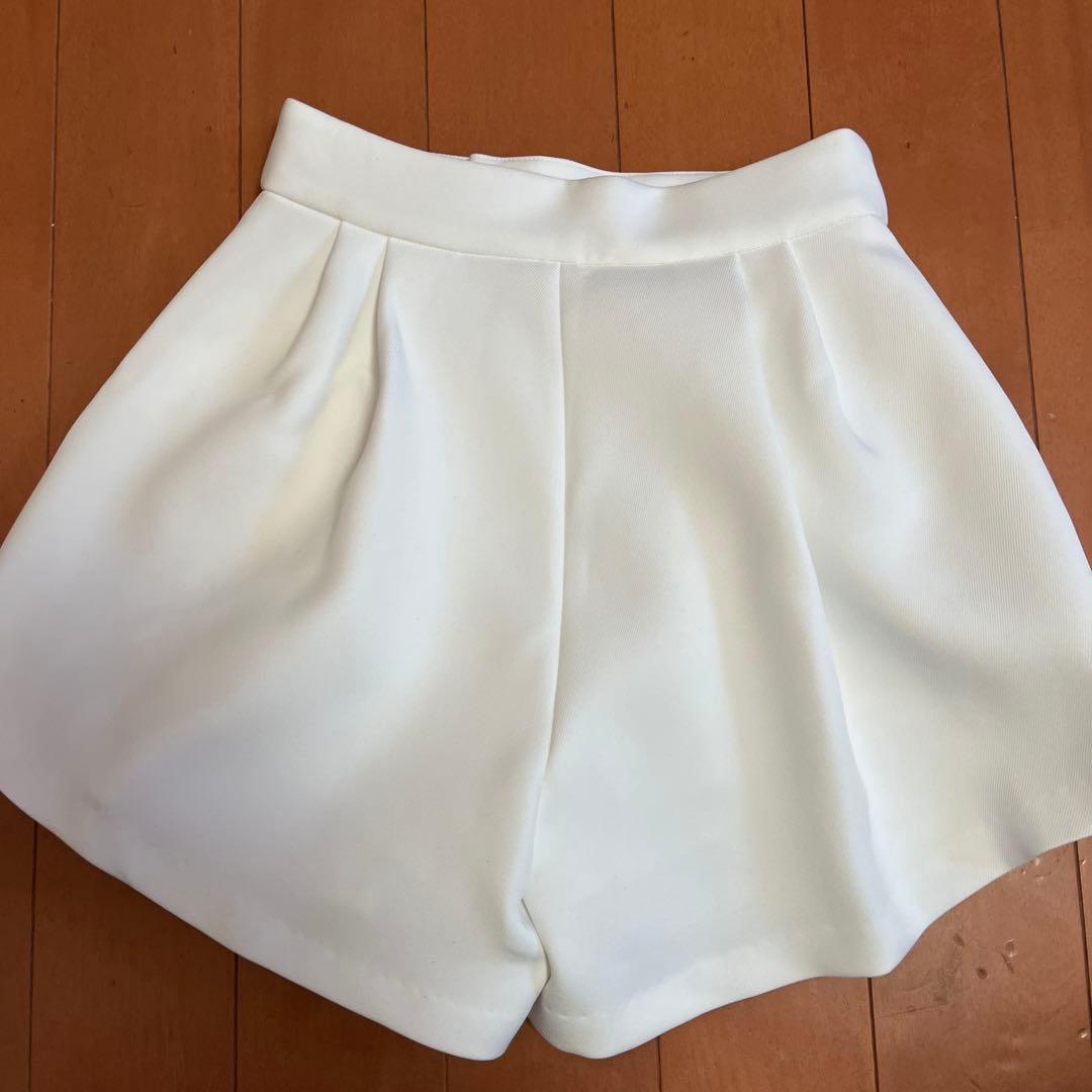 miw　sheller ホワイト プリーツショートパンツ キュロット