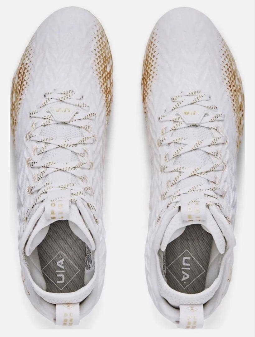 アンダーアーマー 28 スポットライト アメフト スパイク シューズ 金 靴