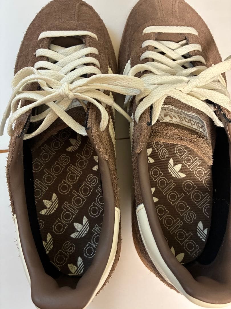 アディダス オリジナルスHANDBALL SPEZIAL