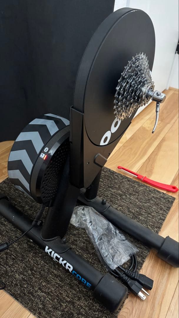 Wahoo KICKR CORE トレーニングローラー　（CS-HG51付き）