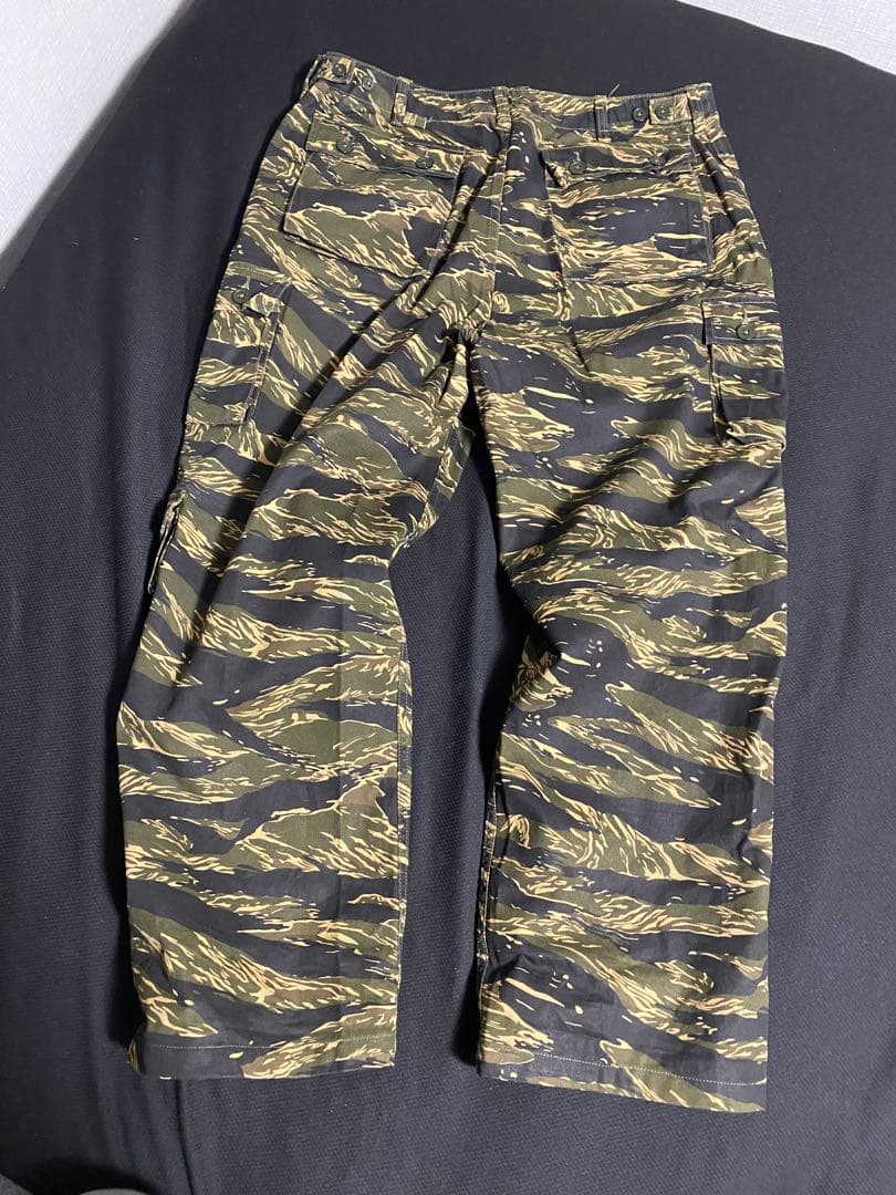 バズリクソンズ　タイガーカモ柄 BR40877