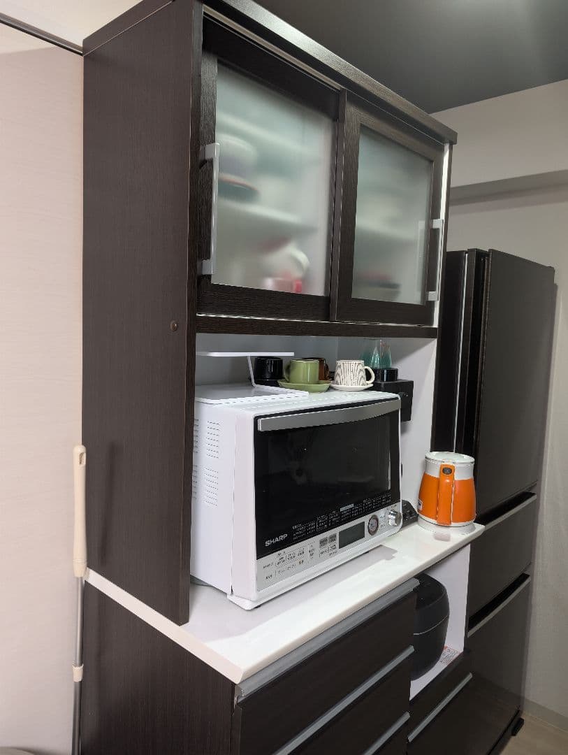 ★ゆな★ニトリ 食器棚 ダークブラウン ガラス扉付き ソフトクローズ