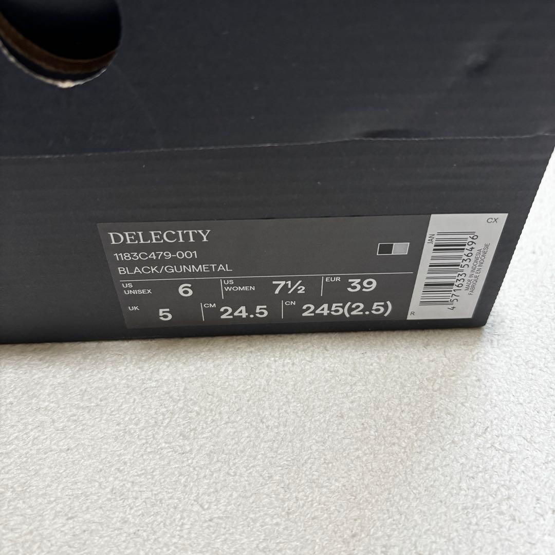 Onitsuka Tiger DELECITY ブラック スニーカー