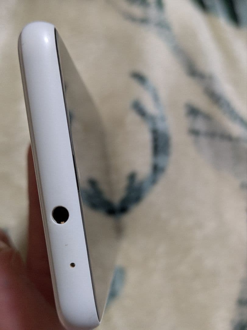 docomo Galaxy A22 5G　ホワイト　本体のみ