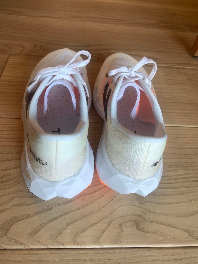 New Balance ランニングシューズ ホワイト/オレンジ/ブラック