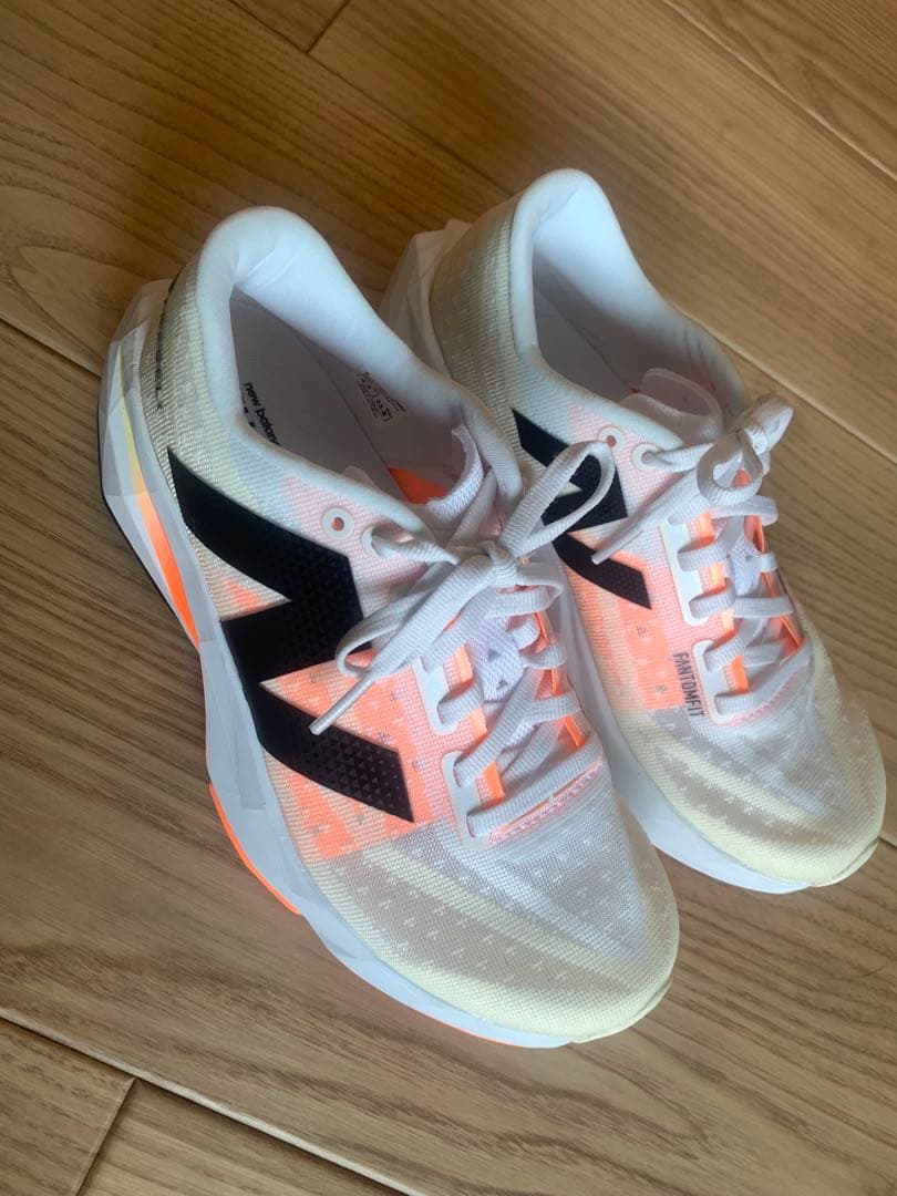 New Balance ランニングシューズ ホワイト/オレンジ/ブラック