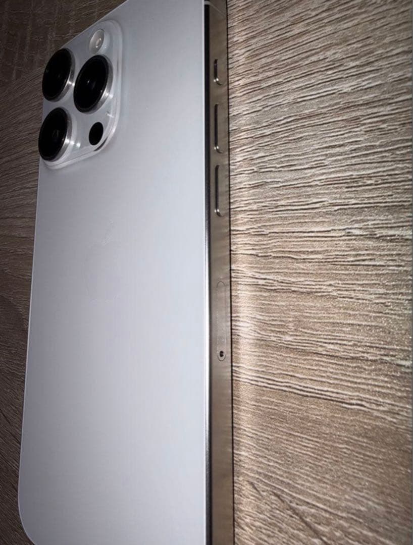 iPhone 15 Pro Max 256GB ホワイト