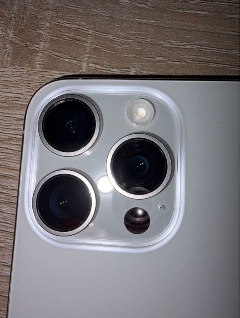 iPhone 15 Pro Max 256GB ホワイト