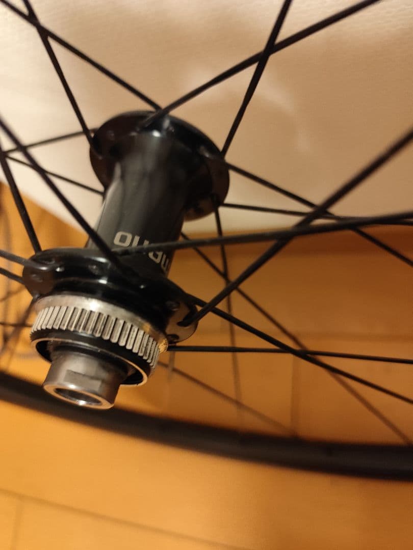 状態良好SHIMANO 105 カーボンホイール リムハイト32mm前後セット