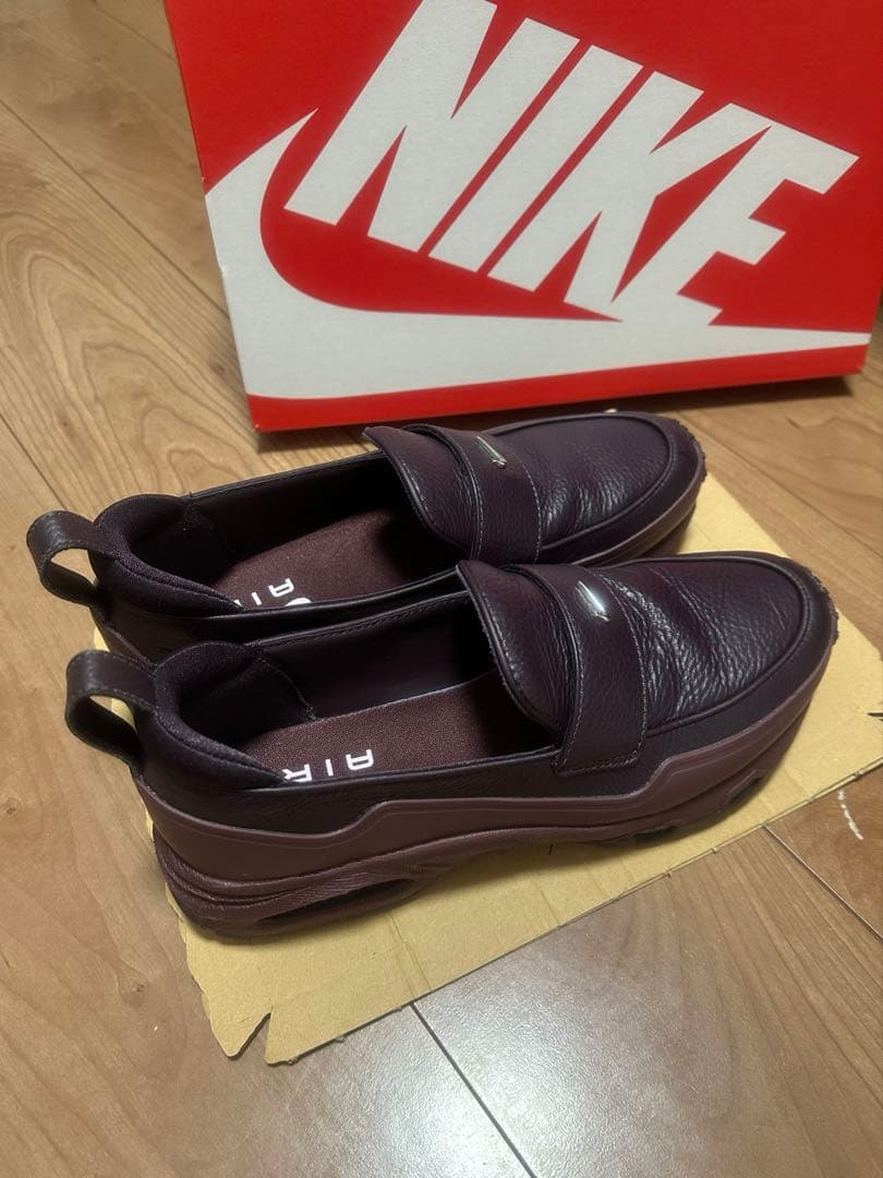 ナイキ ウィメンズ エア マックス フェノメナ　 25.5cm