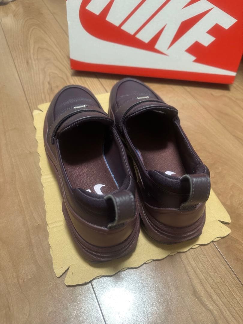 ナイキ ウィメンズ エア マックス フェノメナ　 25.5cm