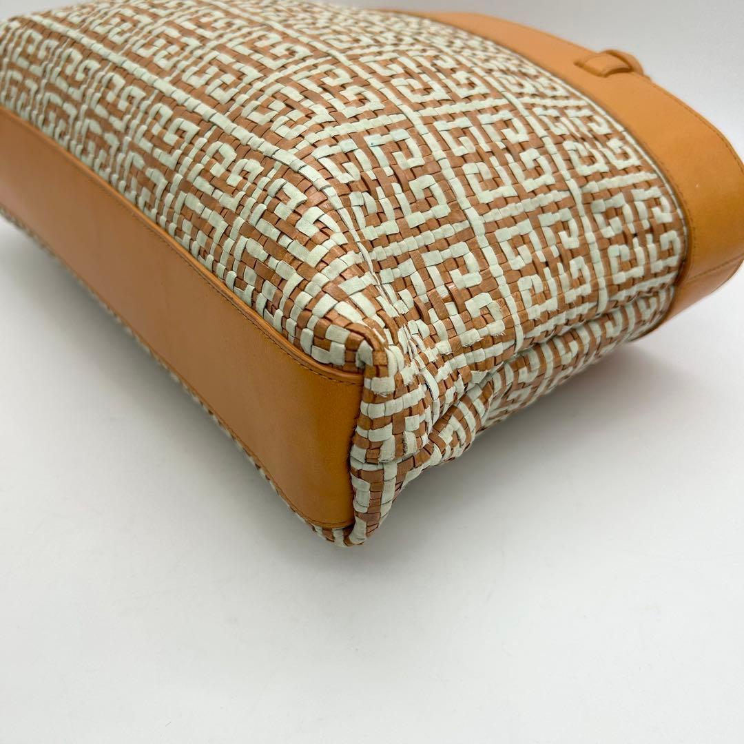 良品　ジバンシー　トートバッグ　ハンド　カゴ　ロゴ　A4◎　肩掛け◎