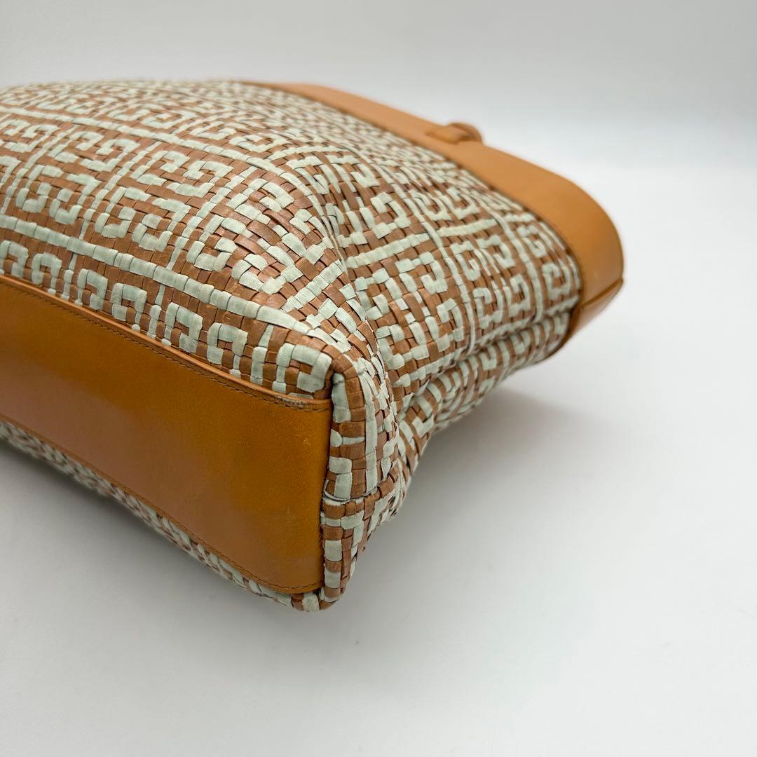 良品　ジバンシー　トートバッグ　ハンド　カゴ　ロゴ　A4◎　肩掛け◎