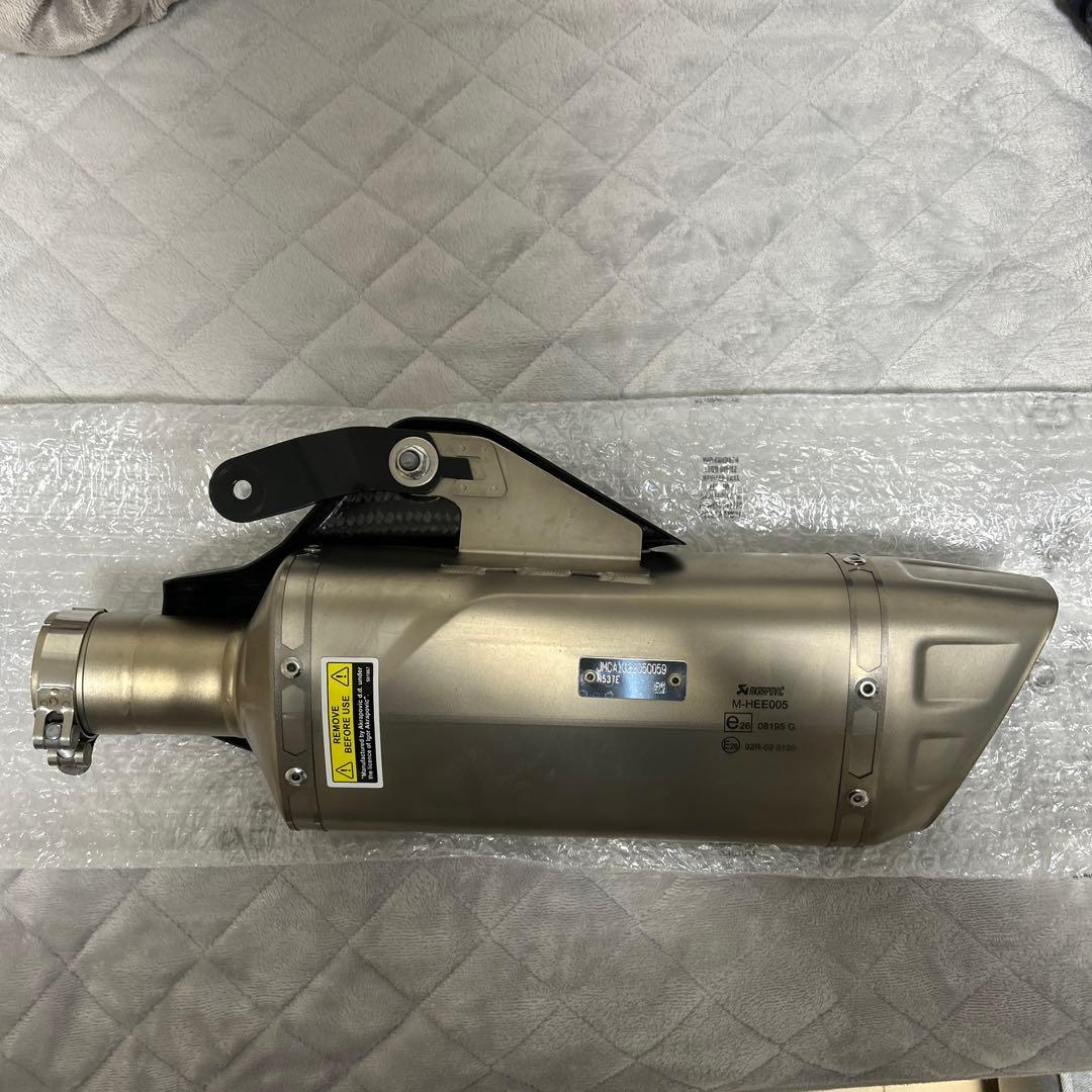 アクラポビッチ　スリップオンマフラー ヤマハ　MT-10用(22〜)