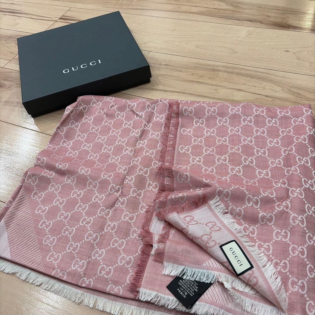 GUCCI GGロゴ柄ストール ピンク