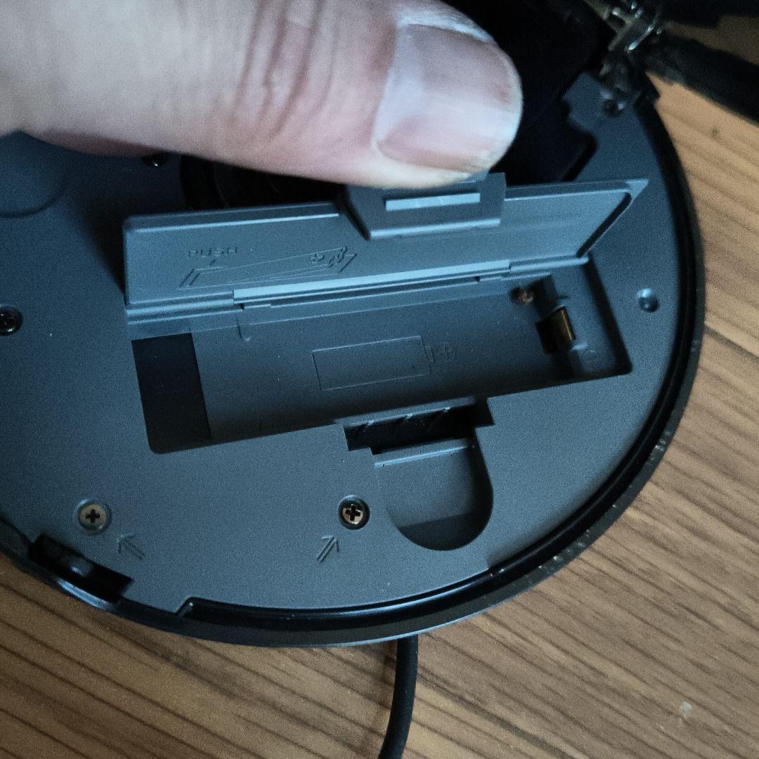 ソニー SONY D-NE820 CDウォークマン ブラック