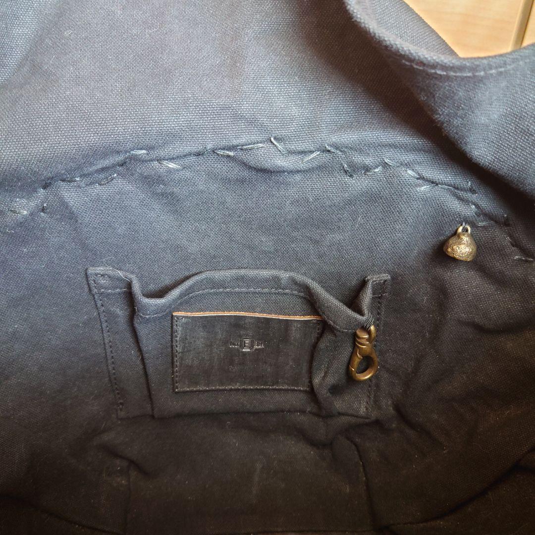 エバゴス　扇型バッグ